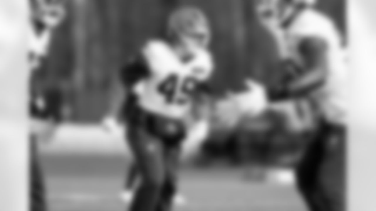 Linebacker Carson Schwesinger (49) during practice at CrossCountry Mortgage Campus on December 24, 2025.