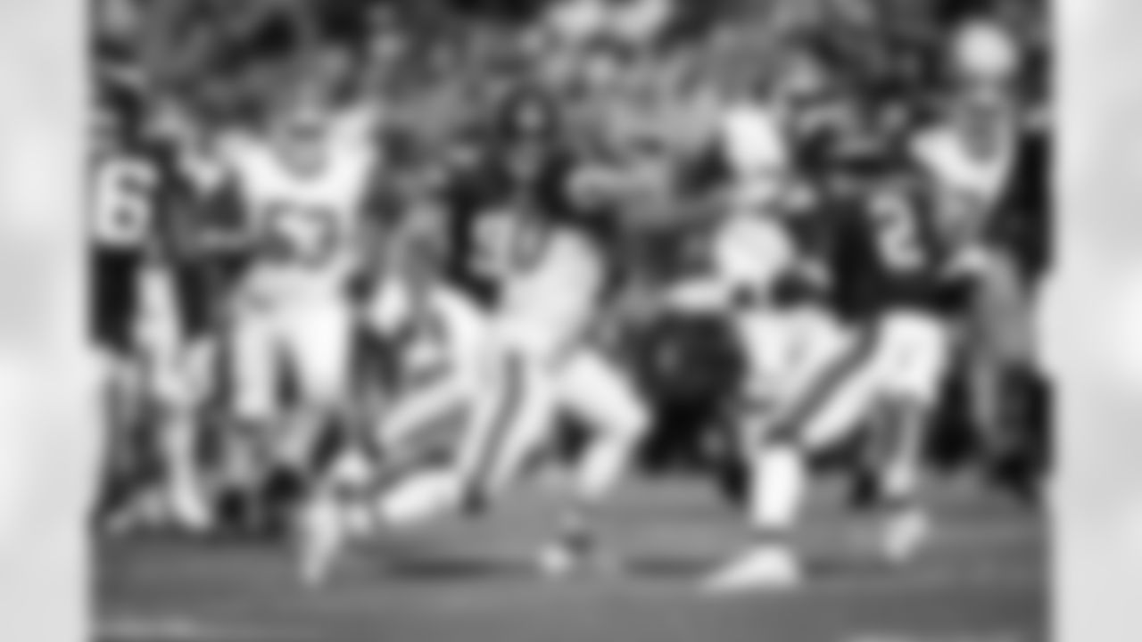 Running back D'Onta Foreman (27) during a preseason NFL football game between the Minnesota Vikings and Cleveland Browns on August 17, 2024 at Cleveland Browns Stadium.