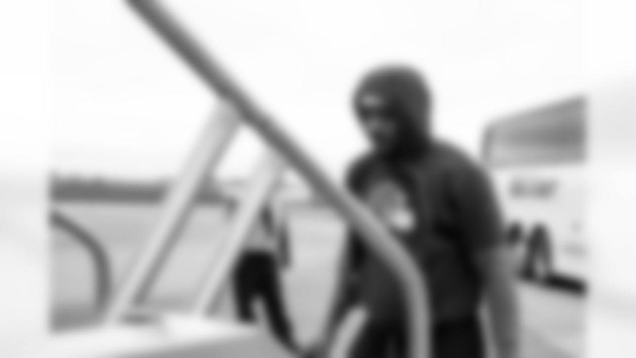 Linebacker Mohamoud Diabate (43) travels to New York on November 8, 2025.