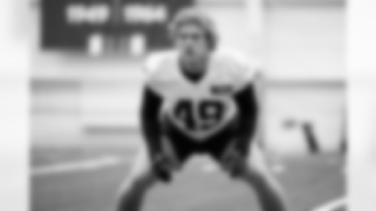Linebacker Carson Schwesinger (49) during fieldwork in Phase II of the offseason at CrossCountry Mortgage Campus on May 15, 2025.
