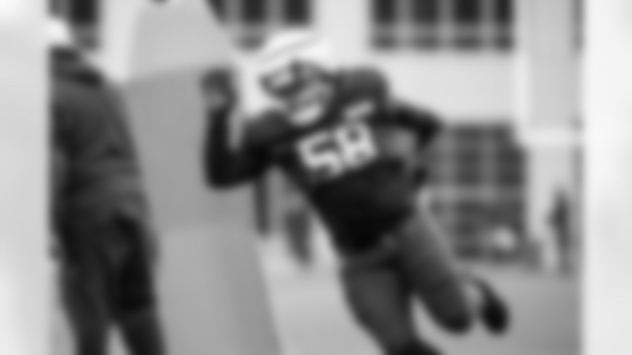 Defensive tackle Simeon Barrow Jr. (58) during practice at CrossCountry Mortgage Campus on October 22, 2025.