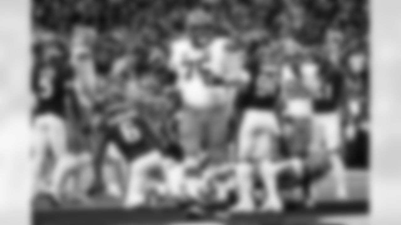 Offensive guard Joel Bitonio (75) during a NFL Wild Card playoff football game between the Cleveland Browns and Houston Texans on January 13, 2024 at NRG Stadium.