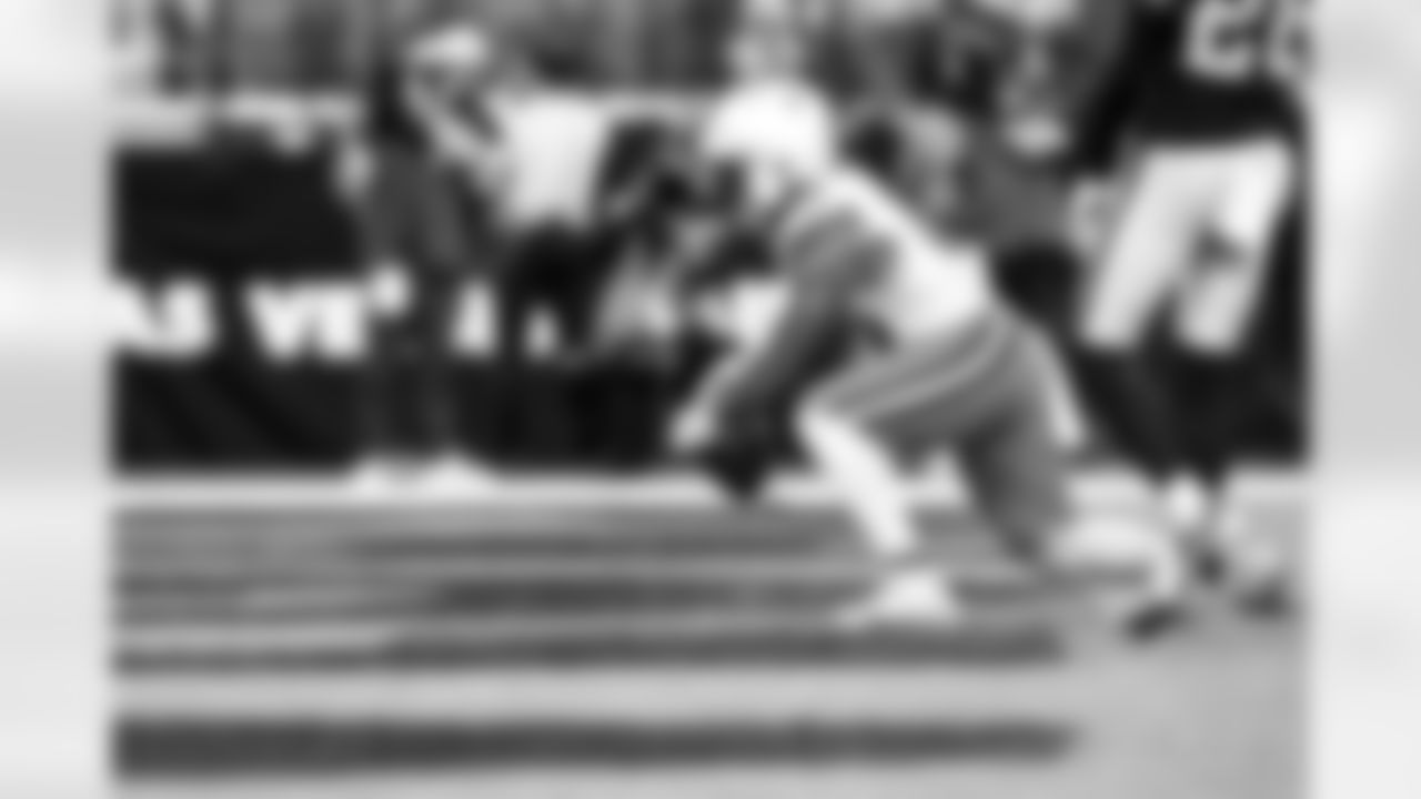 Running back Quinshon Judkins (10) during a NFL football game between the Cleveland Browns and Las Vegas Raiders on November 23, 2025 at Allegiant Stadium.