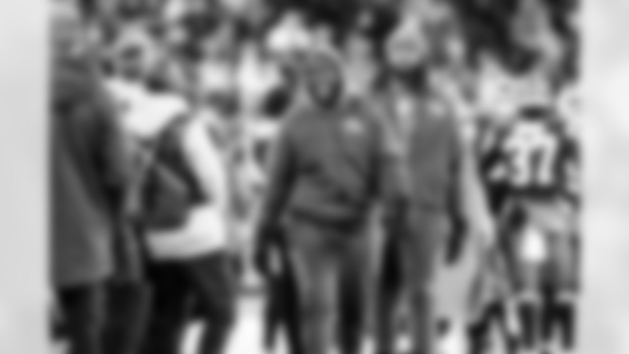 Defensive end Sam Kamara (92) and Defensive end Alex Wright (91) during a NFL football game between the Baltimore Ravens and Cleveland Browns on November 16, 2025 at Huntington Bank Field.