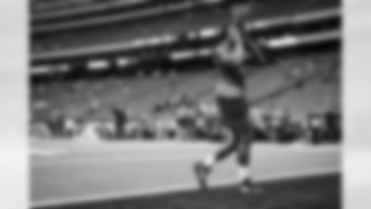 Tight end David Njoku (85) before a NFL Wild Card playoff football game between the Cleveland Browns and Houston Texans on January 13, 2024 at NRG Stadium.