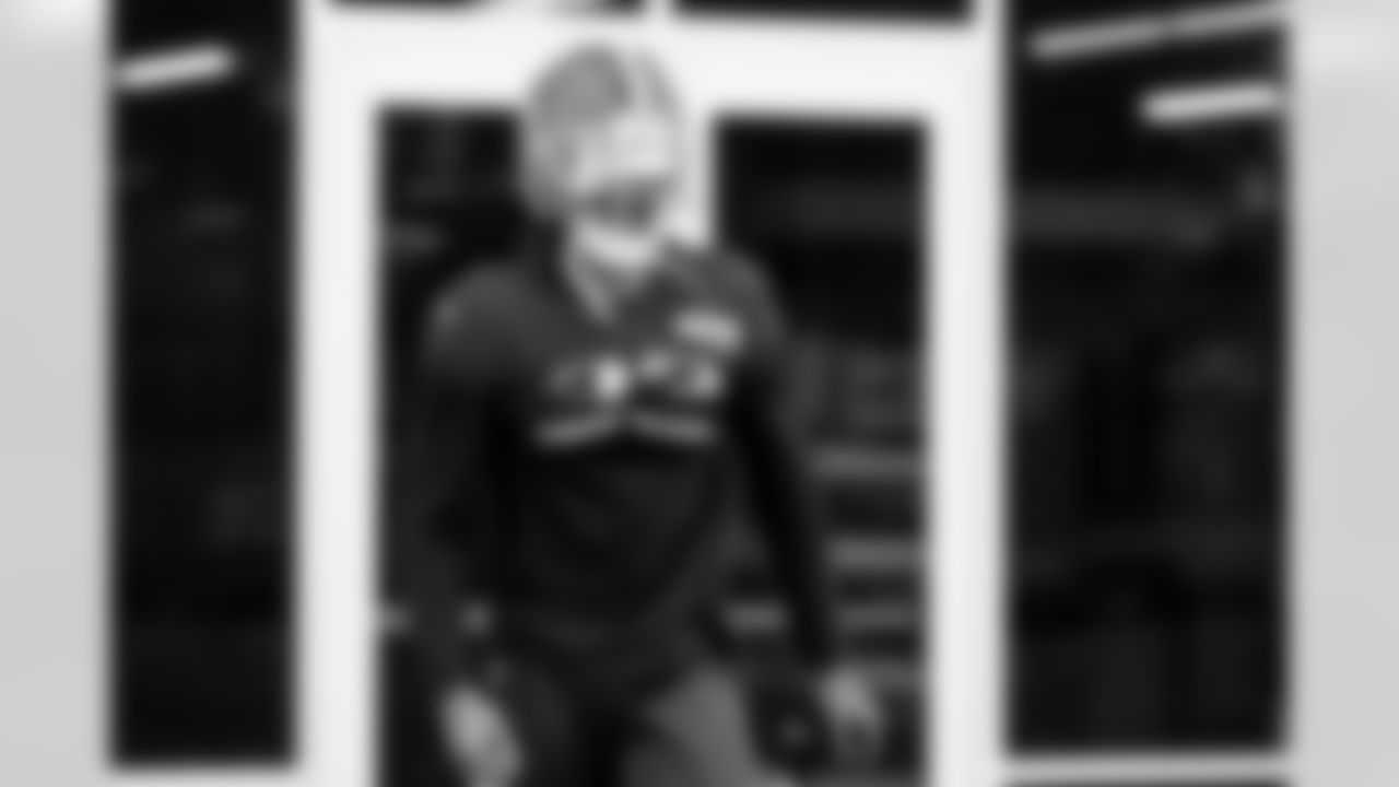 Safety Ronnie Hickman Jr. (33) during practice at CrossCountry Mortgage Campus on November 3, 2025.