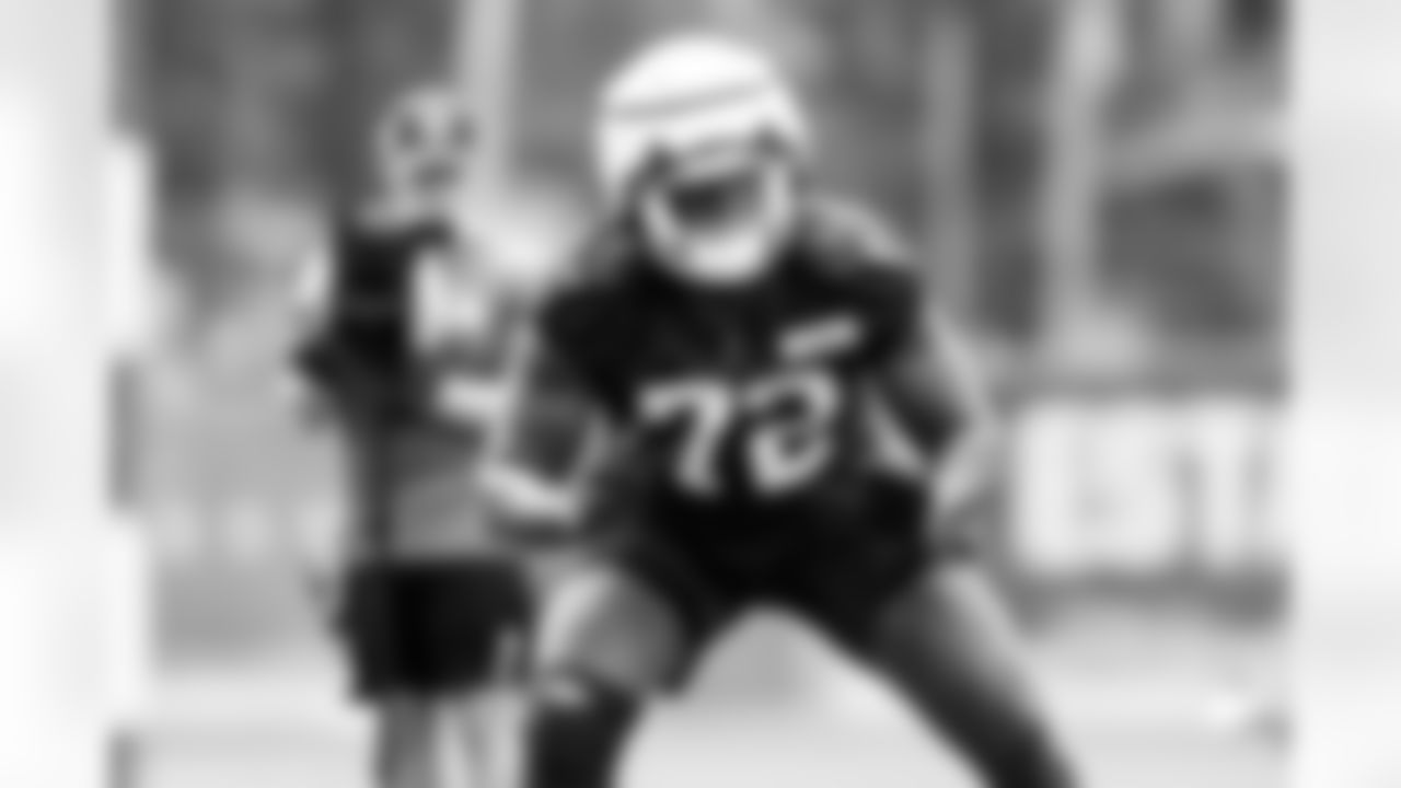 Offensive tackle Jason Ivey (72)