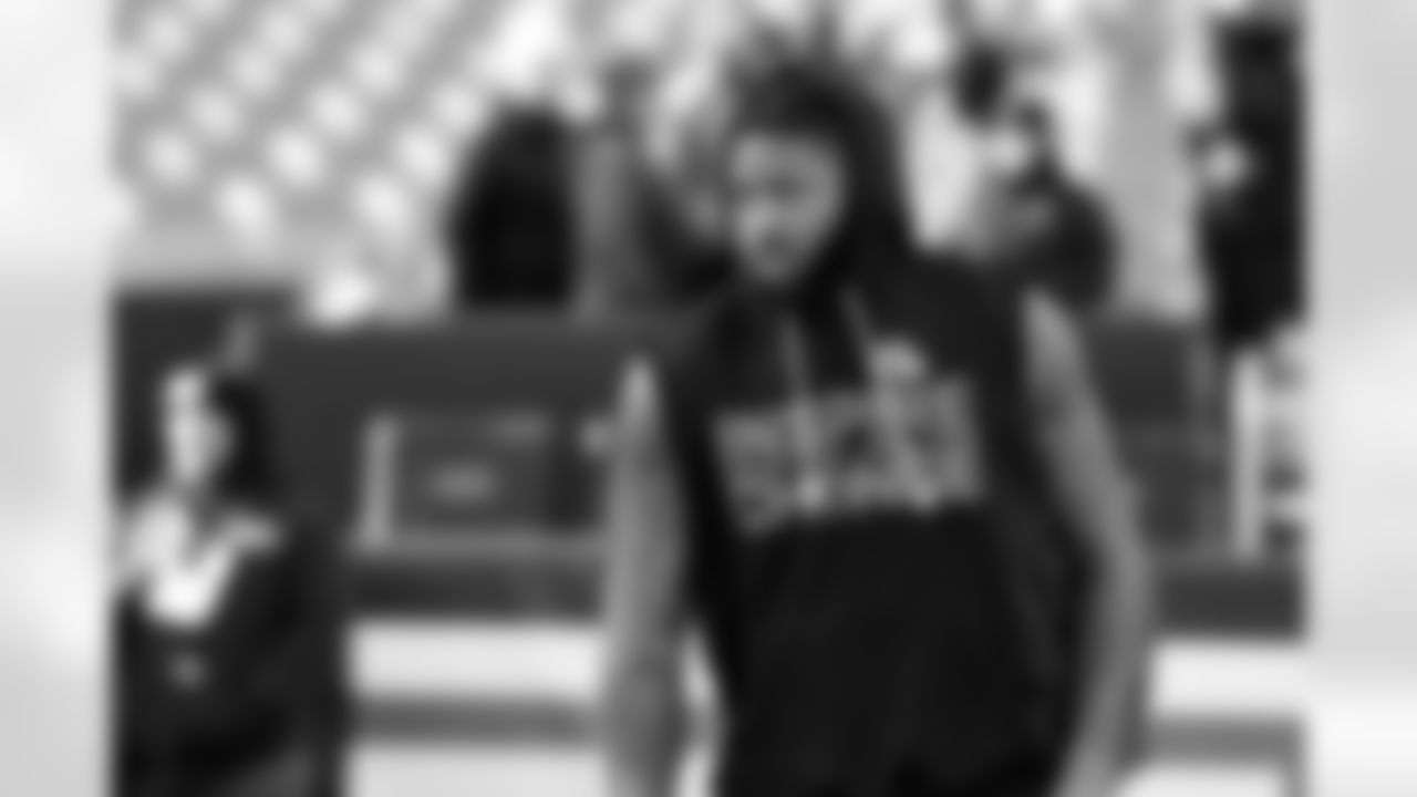 Defensive end Alex Wright (91) before a NFL football game between the Buffalo Bills and Cleveland Browns on December 21, 2025 at Huntington Bank Field.