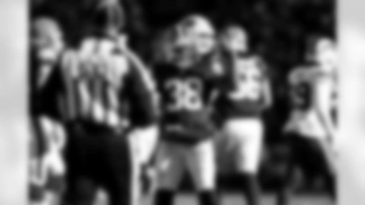 Running back Trayveon Williams (38) during a NFL football game between the Buffalo Bills and Cleveland Browns on December 21, 2025 at Huntington Bank Field.