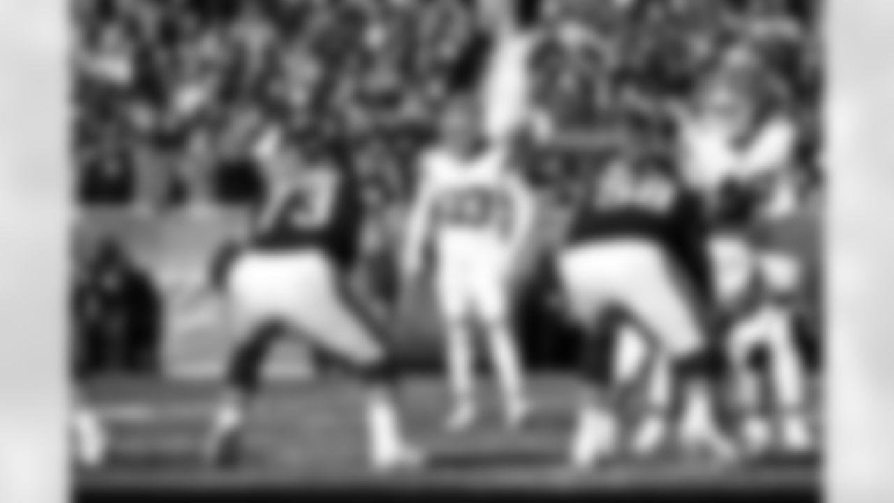 Safety Ronnie Hickman Jr. (33) during a NFL football game between the Cleveland Browns and Chicago Bears on December 14, 2025 at Soldier Field.