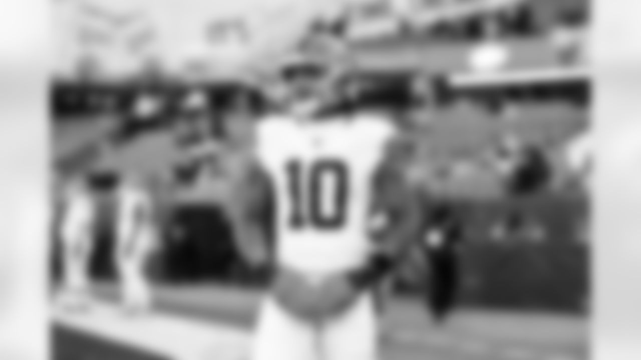 Running back Quinshon Judkins (10) before a NFL football game between the Cleveland Browns and Chicago Bears on December 14, 2025 at Soldier Field.