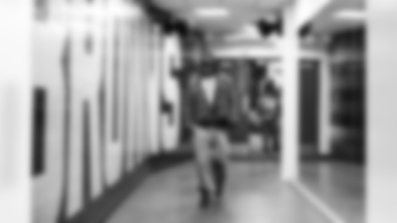 Safety Grant Delpit (9) before a NFL football game between the Buffalo Bills and Cleveland Browns on December 21, 2025 at Huntington Bank Field.