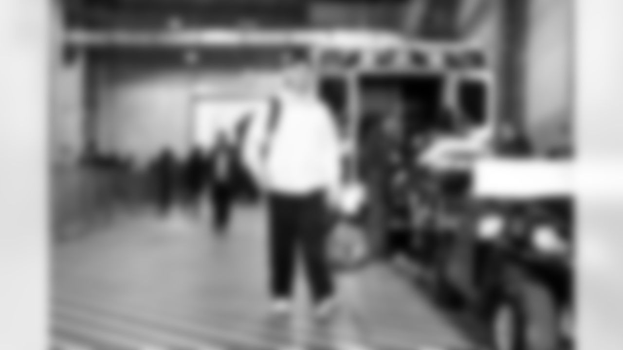 Quarterback Dillon Gabriel (8) before a NFL football game between the Cleveland Browns and Cincinnati Bengals on January 4, 2026 at Paycor Stadium.