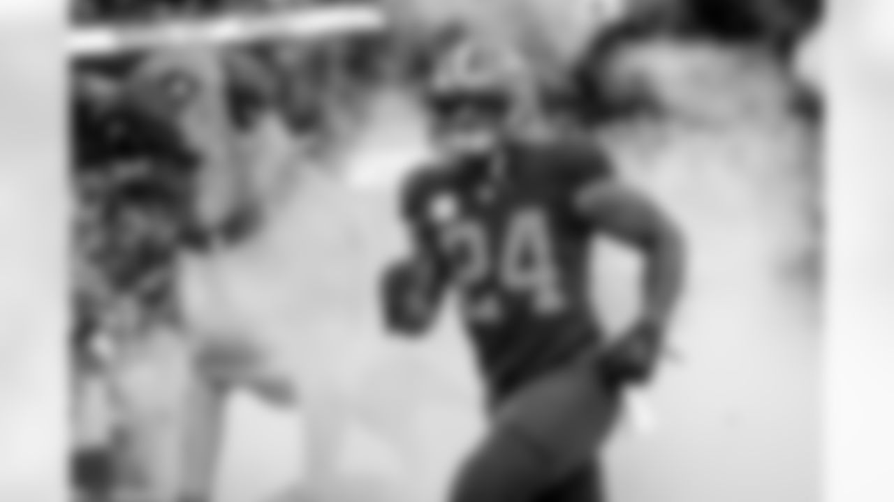 Running back Nick Chubb (24) before a NFL football game between the Tampa Bay Buccaneers and Cleveland Browns on November 27, 2022 at FirstEnergy Stadium. The Browns won 23-17.