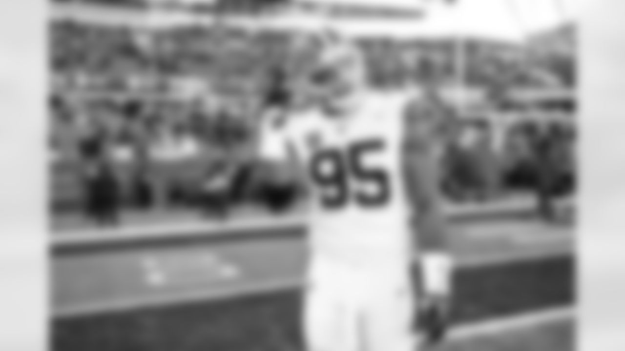 Defensive end Myles Garrett (95) before a NFL football game between the Cleveland Browns and Chicago Bears on December 14, 2025 at Soldier Field.