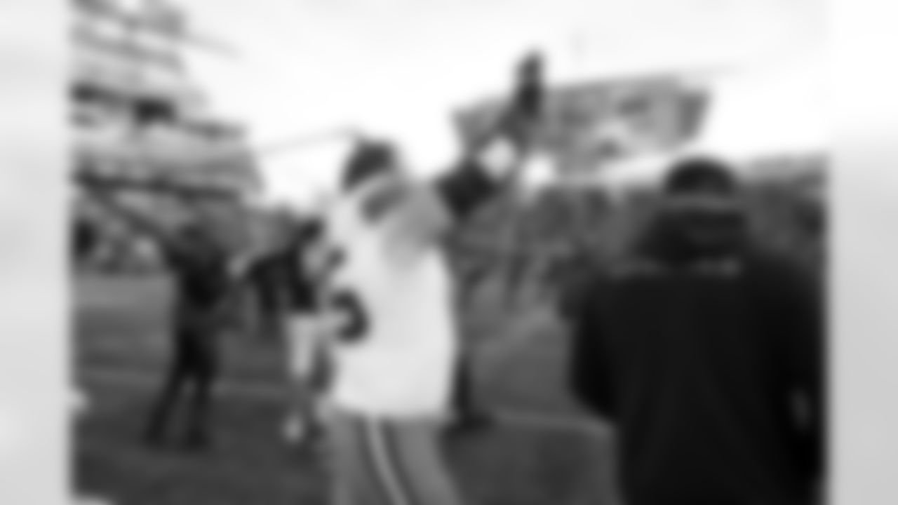 The Browns celebrate after a NFL football game between the Cleveland Browns and Cincinnati Bengals on January 4, 2026 at Paycor Stadium.