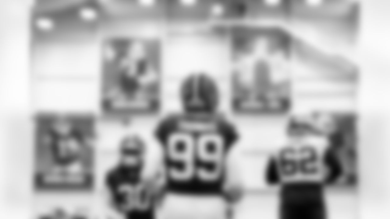 Defensive end Cameron Thomas (99) during practice at CrossCountry Mortgage Campus on December 31, 2025.