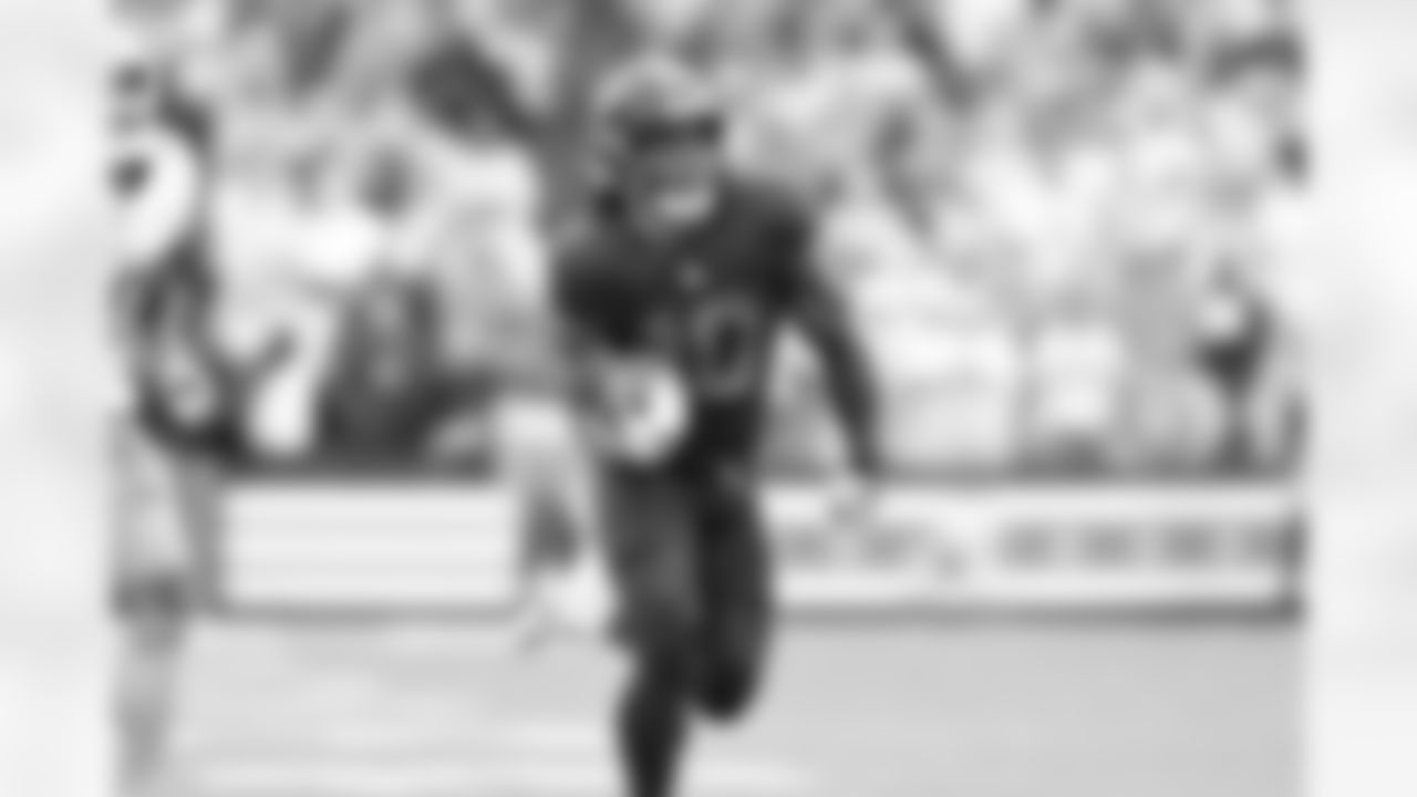Running back Quinshon Judkins (10) during a NFL football game between the Miami Dolphins and Cleveland Browns on October 19, 2025 at Huntington Bank Field.