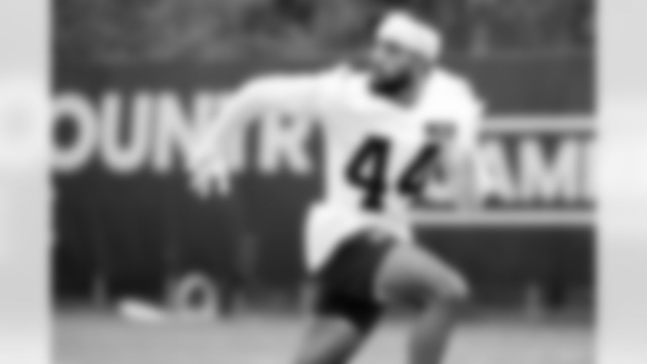 Cornerback Anthony Kendall (44)