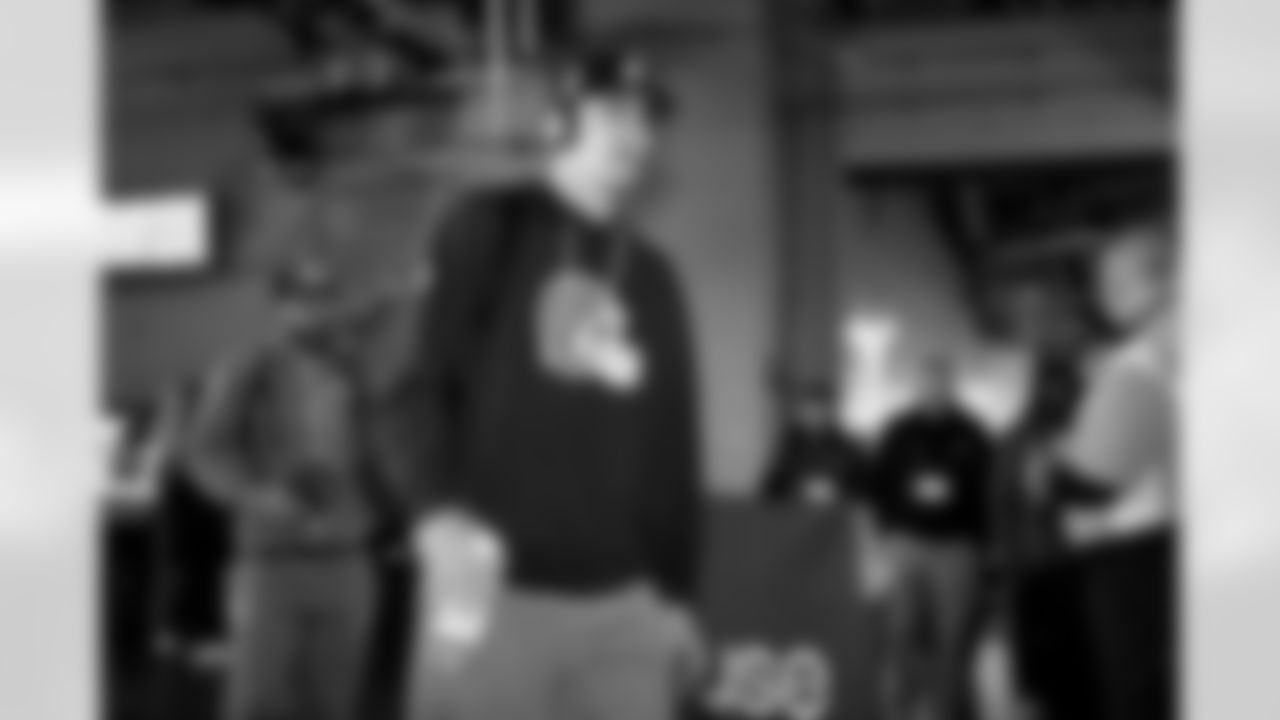 Long snapper Rex Sunahara (50) before a NFL football game between the Cleveland Browns and New York Jets on November 9, 2025 at MetLife Stadium.