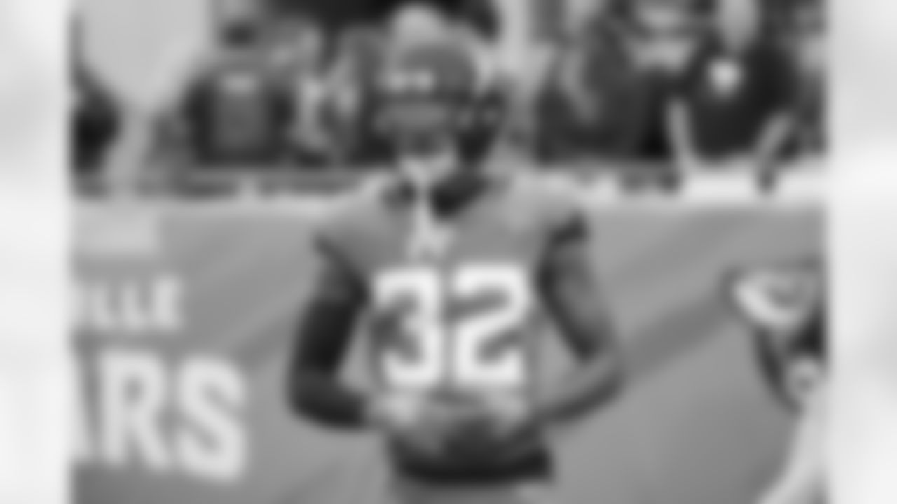 Jacksonville Jaguars cornerback Tyson Campbell (32) walks to the line during a NFL football game, Sunday, November 12, 2023 in Jacksonville, Fla. (AP Photo/Alex Menendez)