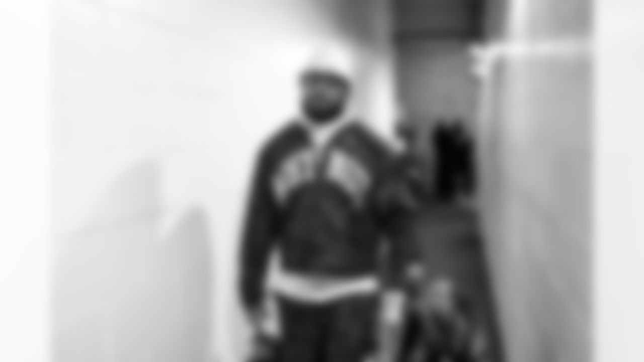 Running back Trayveon Williams (38) before a NFL football game between the Cleveland Browns and Chicago Bears on December 14, 2025 at Soldier Field.