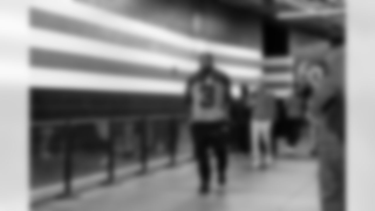 Defensive end Alex Wright (91) before a NFL football game between the Baltimore Ravens and Cleveland Browns on November 16, 2025 at Huntington Bank Field.