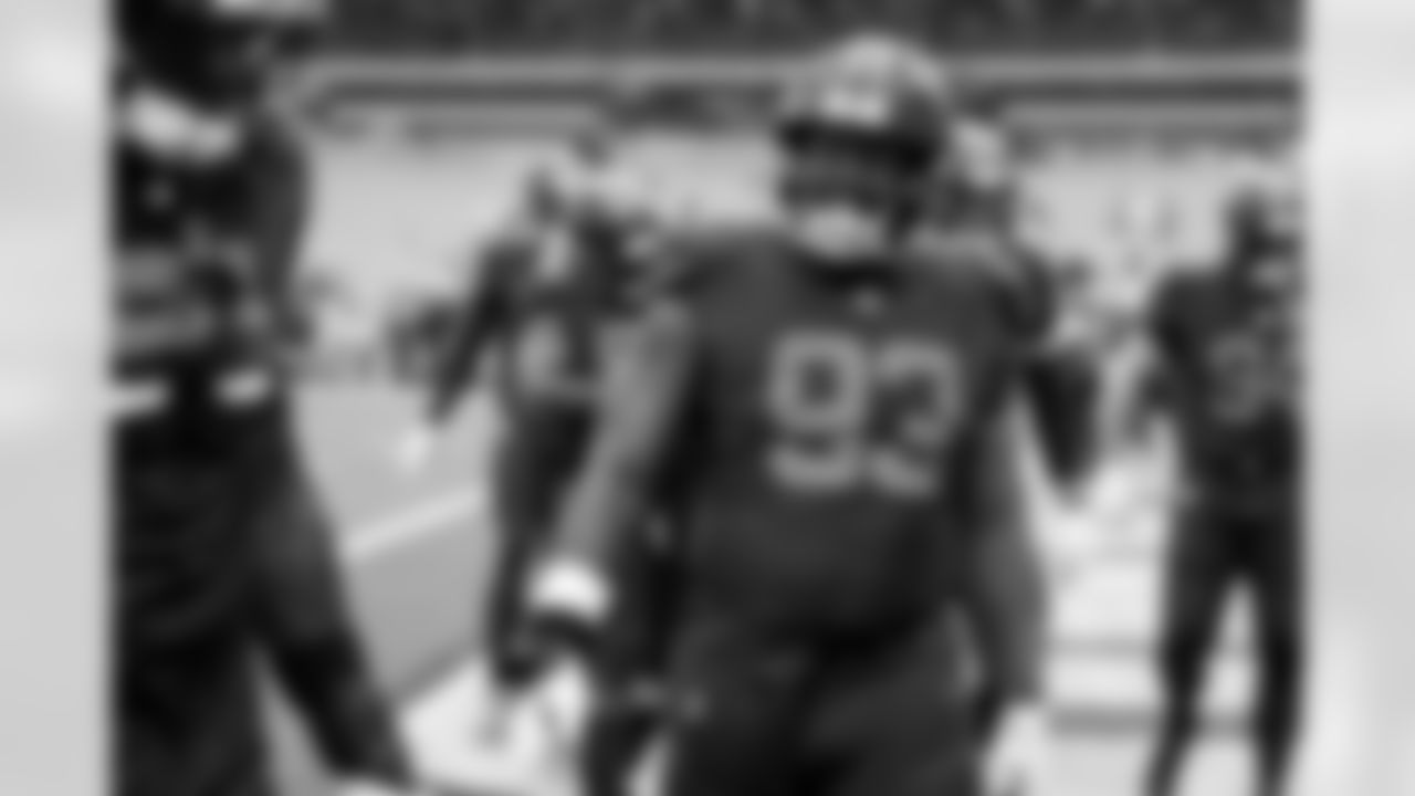 Defensive tackle Shelby Harris (93) before a NFL football game between the Miami Dolphins and Cleveland Browns on October 19, 2025 at Huntington Bank Field. The Browns won 31-6.