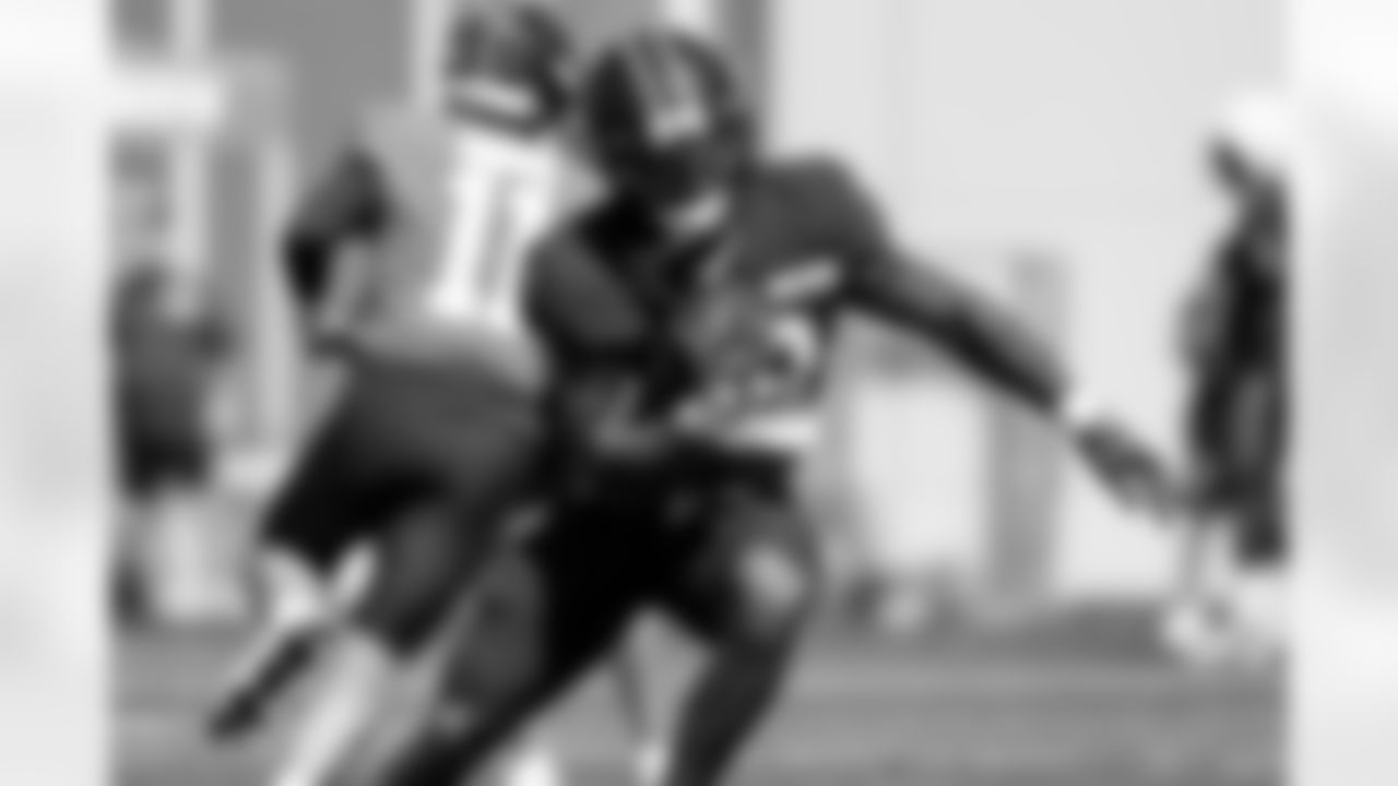 Running back Ahmani Marshall (39) during practice at CrossCountry Mortgage Campus on September 17, 2025.