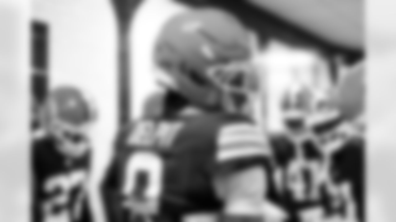 Safety Grant Delpit (9) before a NFL football game between the Pittsburgh Steelers and Cleveland Browns on December 28, 2025 at Huntington Bank Field.