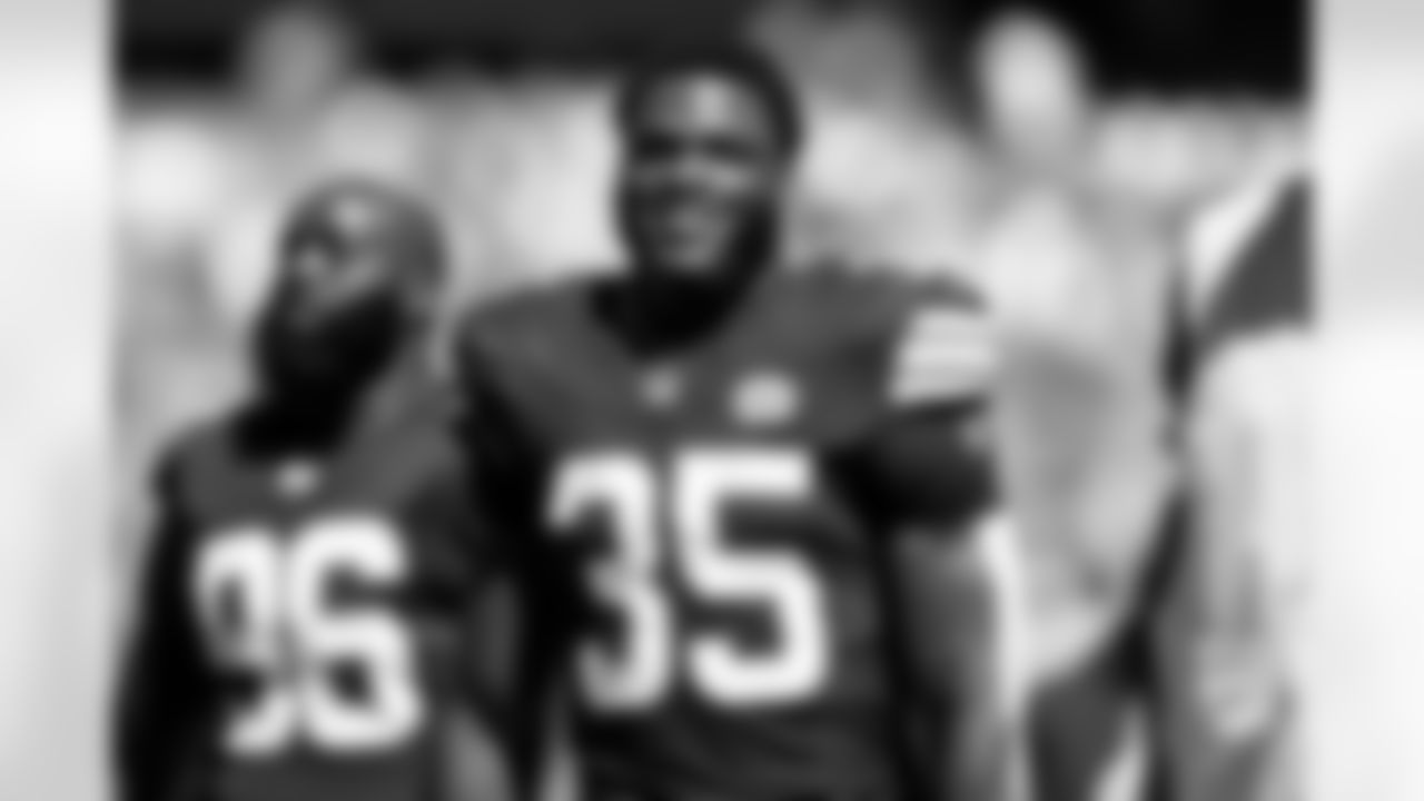 Running back Raheim Sanders (35)