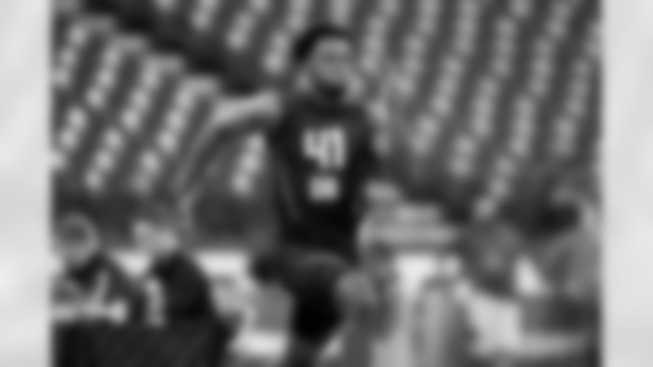 Ohio State defensive back Denzel Ward runs the 40 Yard Dash at the 2018 NFL Scouting Combine on Monday, March 5, 2018, in Indianapolis. (AP Photo/Gregory Payan)