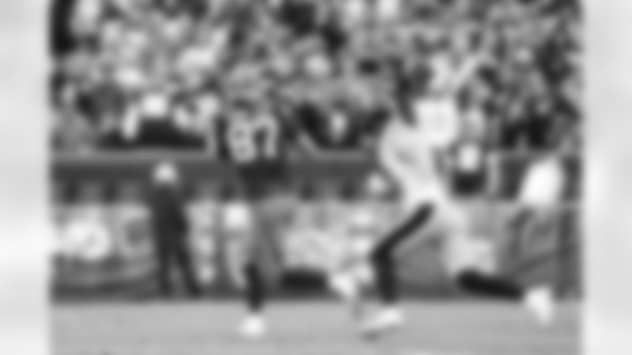 Tight end Sal Cannella (87) during a NFL football game between the Pittsburgh Steelers and Cleveland Browns on December 28, 2025 at Huntington Bank Field.