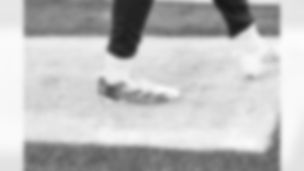 Quarterback Dillon Gabriel (8) before a NFL football game between the San Francisco 49ers and Cleveland Browns on November 30, 2025 at Huntington Bank Field.