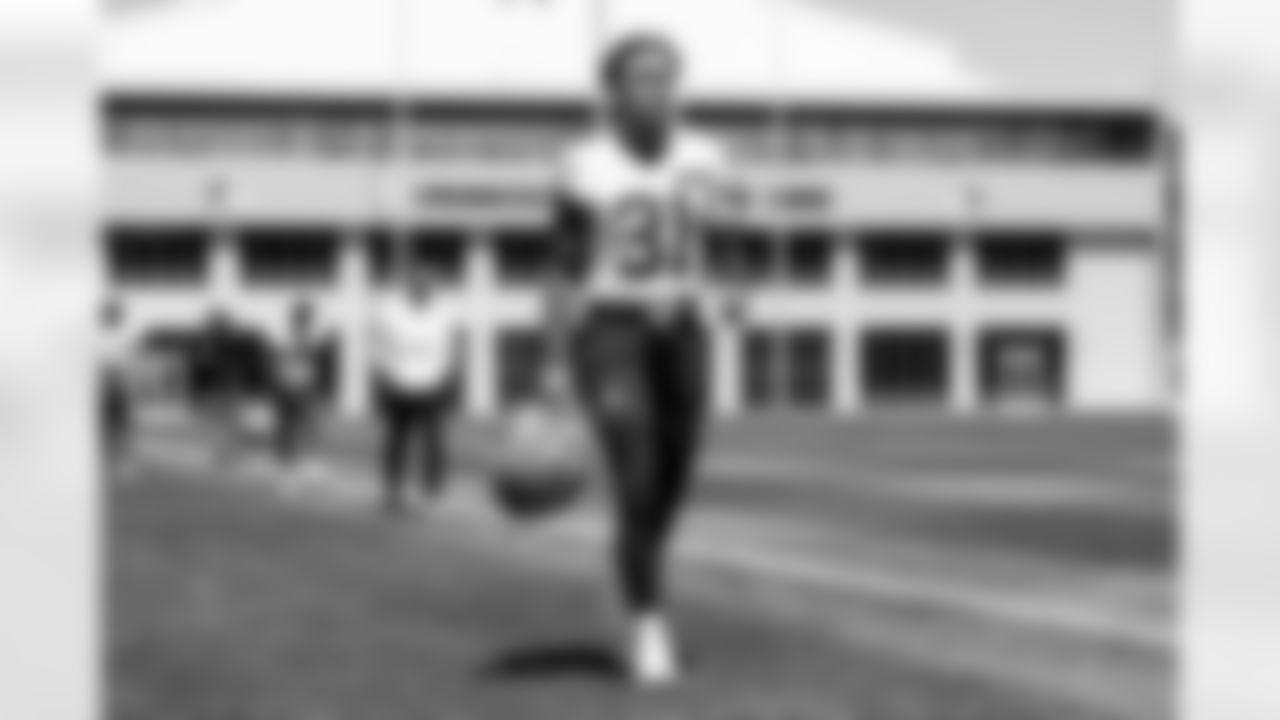 Defensive back Donovan McMillon (31) during fieldwork on the first day of Rookie Minicamp at CrossCountry Mortgage Campus on May 9, 2025.