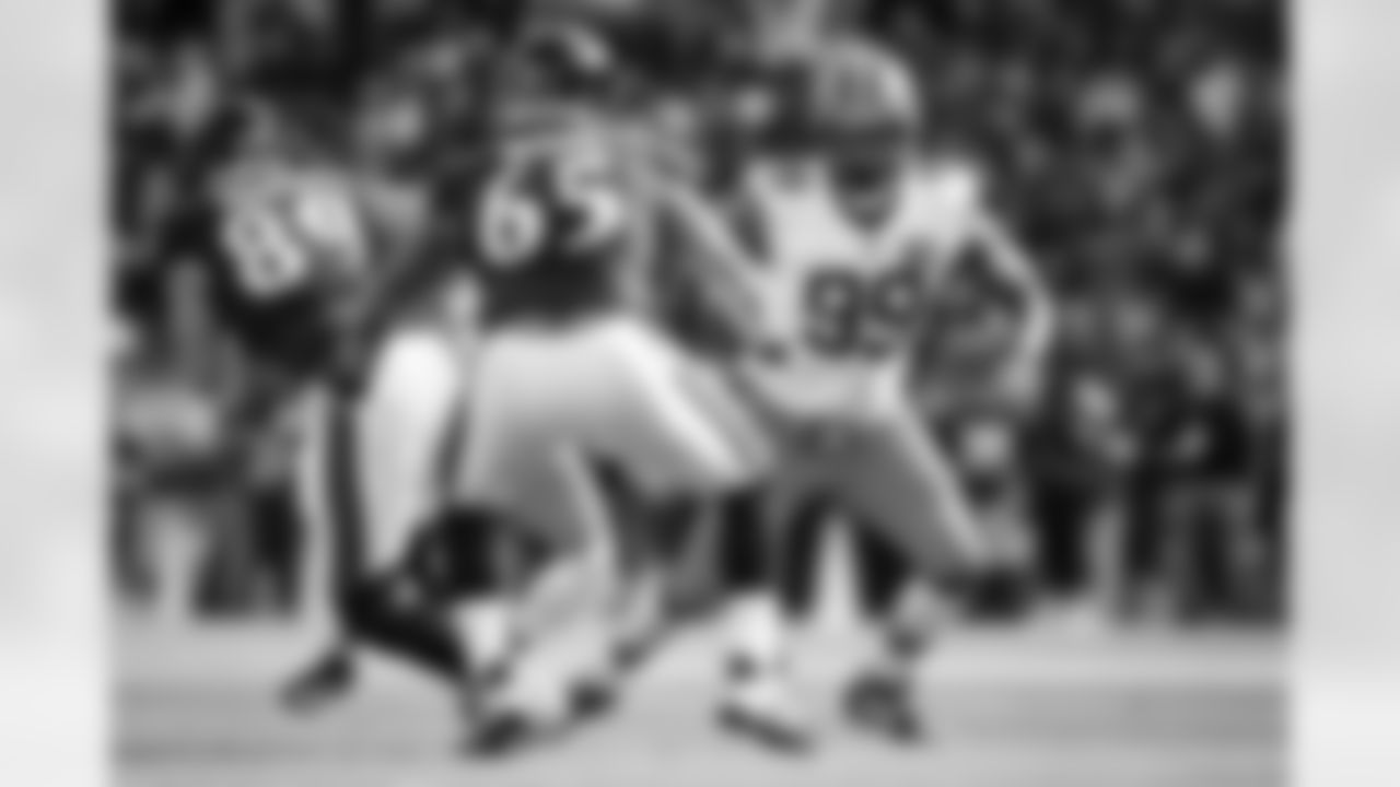 Defensive end Za'Darius Smith (99) during a NFL football game between the Cleveland Browns and Baltimore Ravens on November 12, 2023 at M&T Bank Stadium.