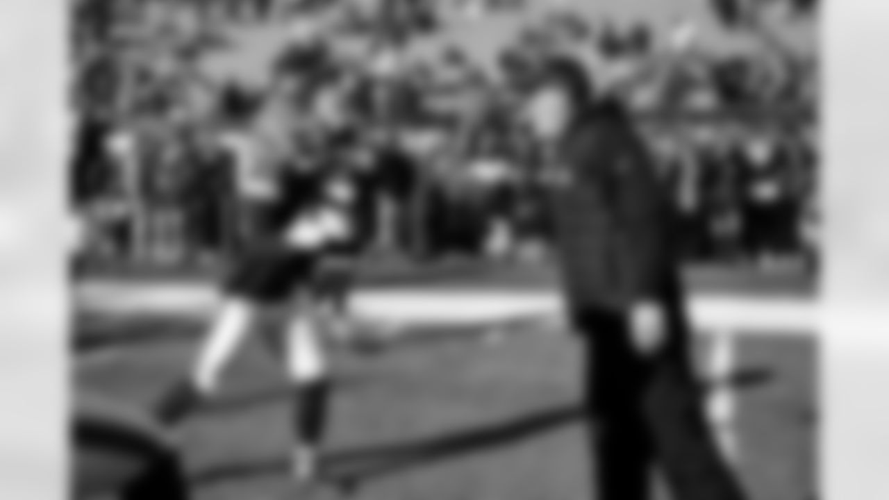 Defensive back D'Angelo Ross (20) and Head Coach Kevin Stefanski before a NFL football game between the Buffalo Bills and Cleveland Browns on December 21, 2025 at Huntington Bank Field.