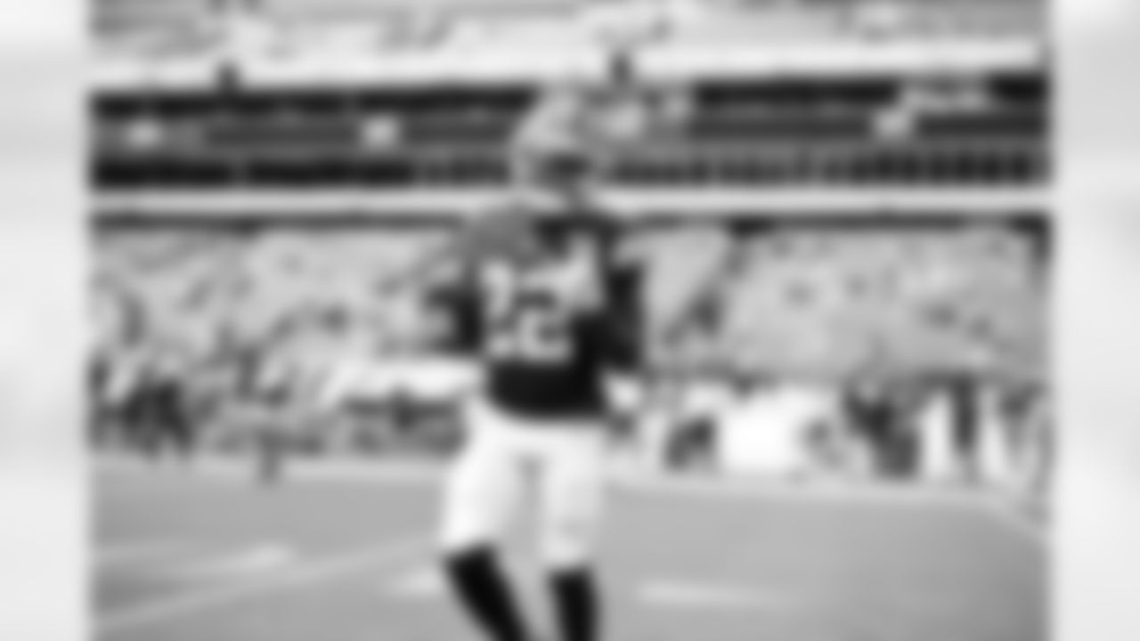 Running back Dylan Sampson (22) before a preseason NFL football game between the Cleveland Browns and Philadelphia Eagles on August 16, 2025 at Lincoln Financial Field.