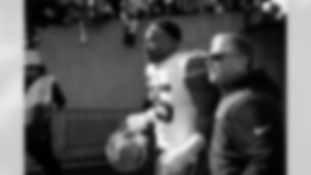 Defensive end Myles Garrett (95) and Defensive Coordinator Jim Schwartz before a NFL football game between the Cleveland Browns and Cincinnati Bengals on January 4, 2026 at Paycor Stadium.