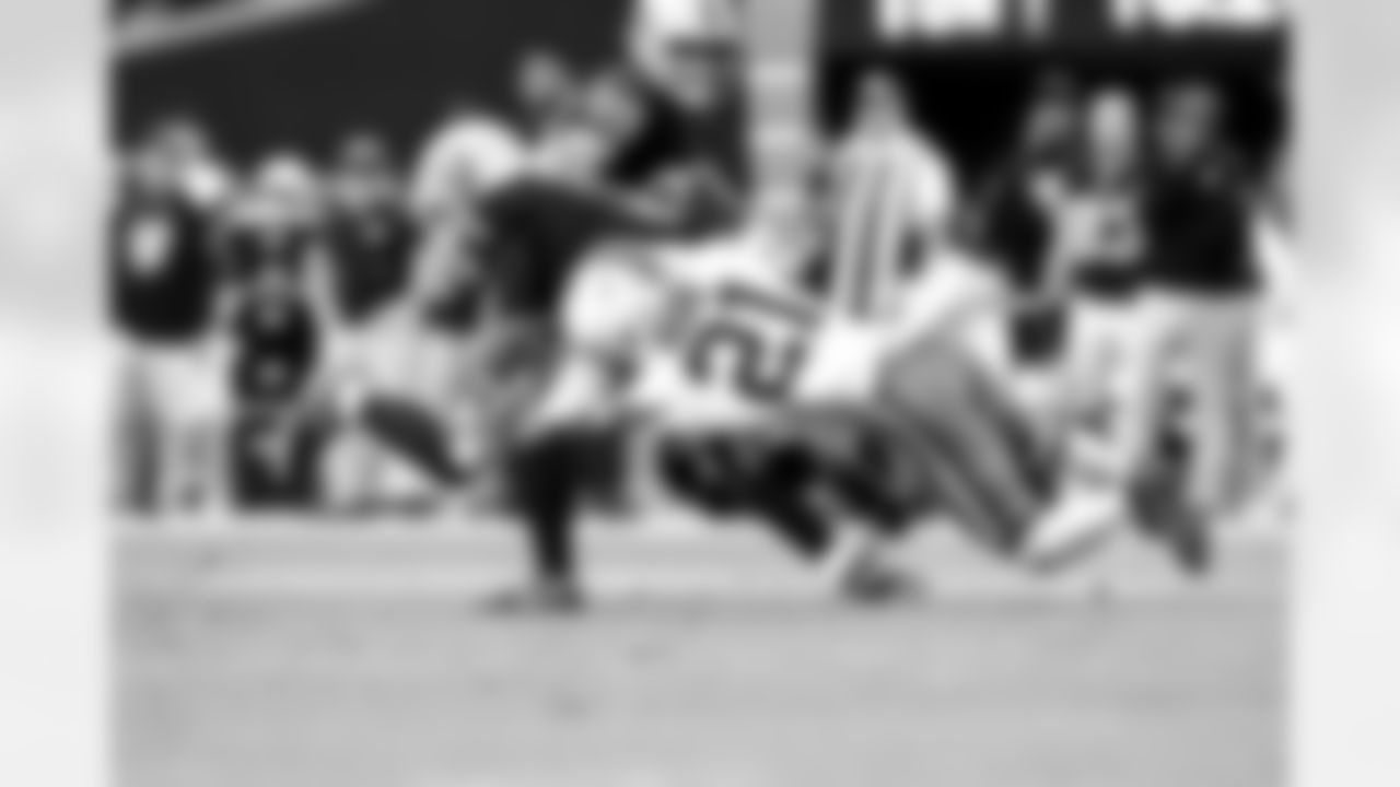 Cornerback Denzel Ward (21) during a NFL football game between the Cleveland Browns and Las Vegas Raiders on November 23, 2025 at Allegiant Stadium.