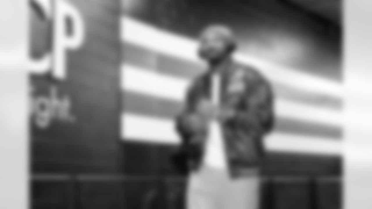 Defensive end Myles Garrett (95) before a NFL football game between the San Francisco 49ers and Cleveland Browns on November 30, 2025 at Huntington Bank Field.