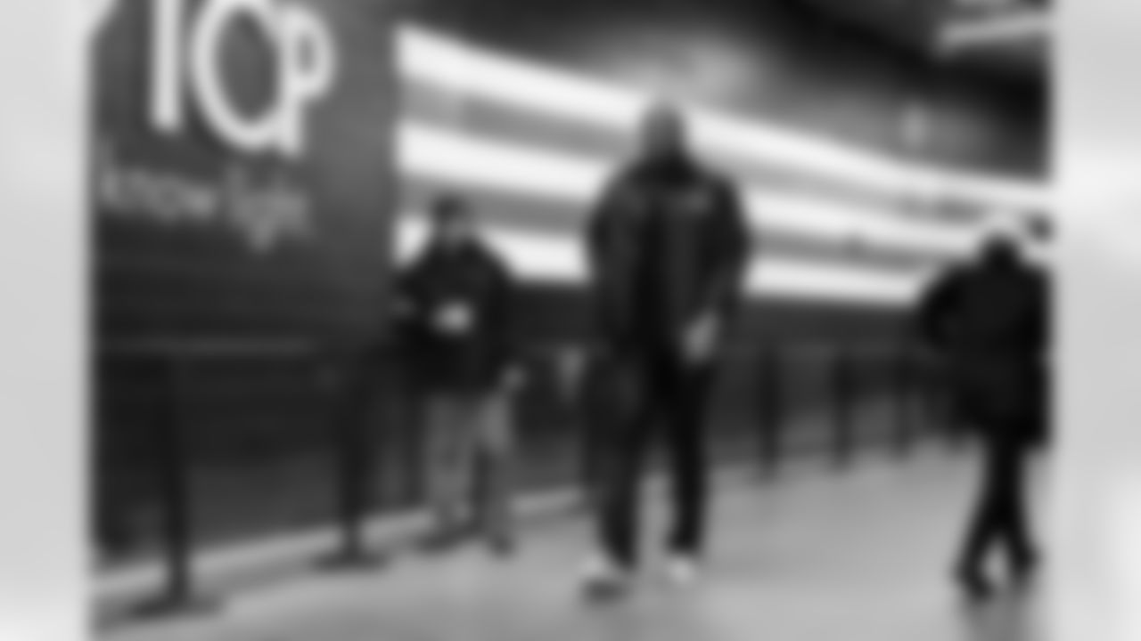 Offensive tackle Cornelius Lucas (71) before a NFL football game between the Baltimore Ravens and Cleveland Browns on November 16, 2025 at Huntington Bank Field.