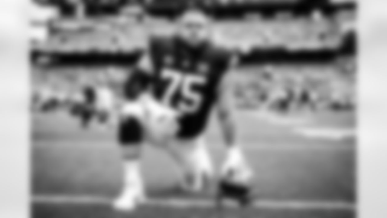 Offensive guard Joel Bitonio (75) before a NFL football game between the Tennessee Titans and Cleveland Browns on September 24, 2023 at Cleveland Browns Stadium. The Browns won 27-3.