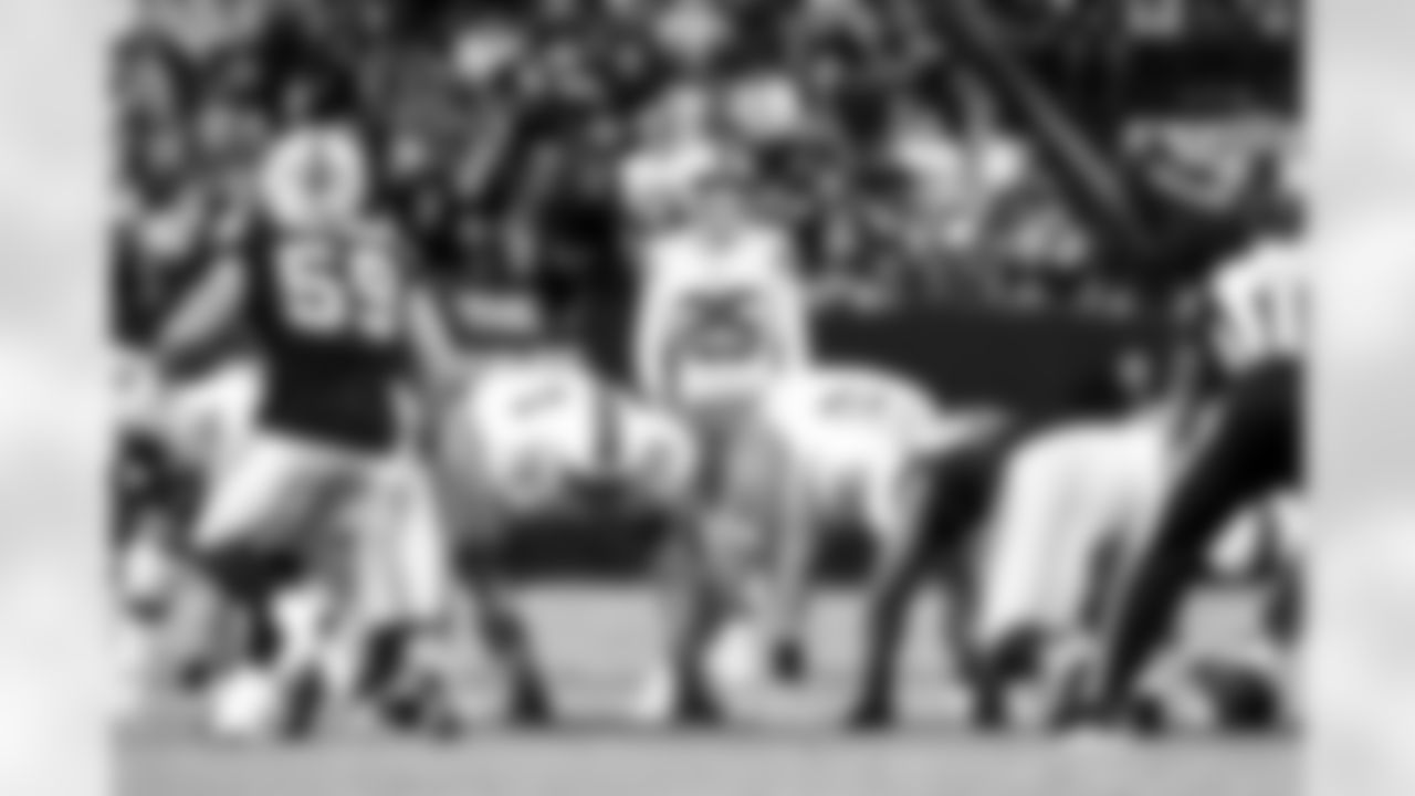 Kicker Andre Szmyt (25) during a NFL football game between the Cleveland Browns and Las Vegas Raiders on November 23, 2025 at Allegiant Stadium.