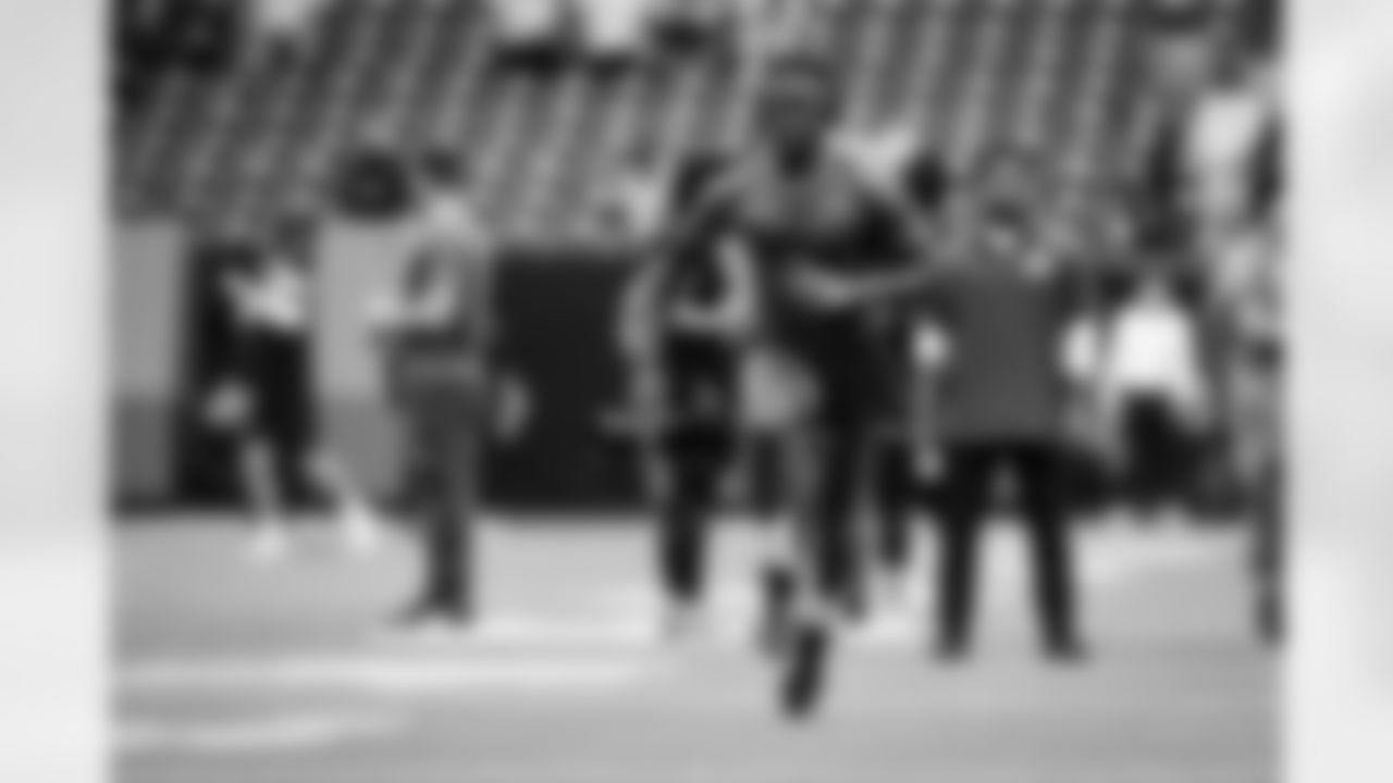 Tight end David Njoku (85) before a NFL Wild Card playoff football game between the Cleveland Browns and Houston Texans on January 13, 2024 at NRG Stadium.