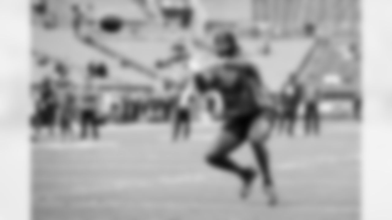 Tight end Harold Fannin Jr. (44) before a NFL football game between the Baltimore Ravens and Cleveland Browns on November 16, 2025 at Huntington Bank Field.