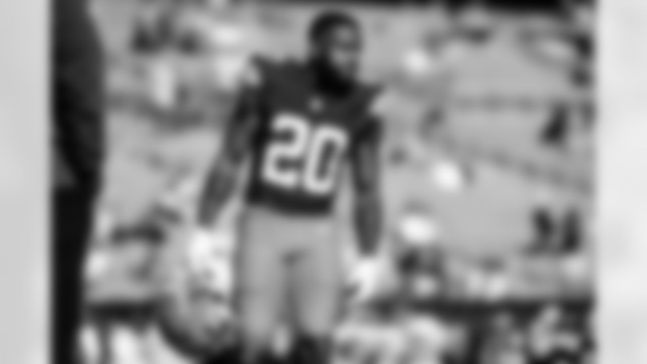 Running back Pierre Strong Jr. (20)