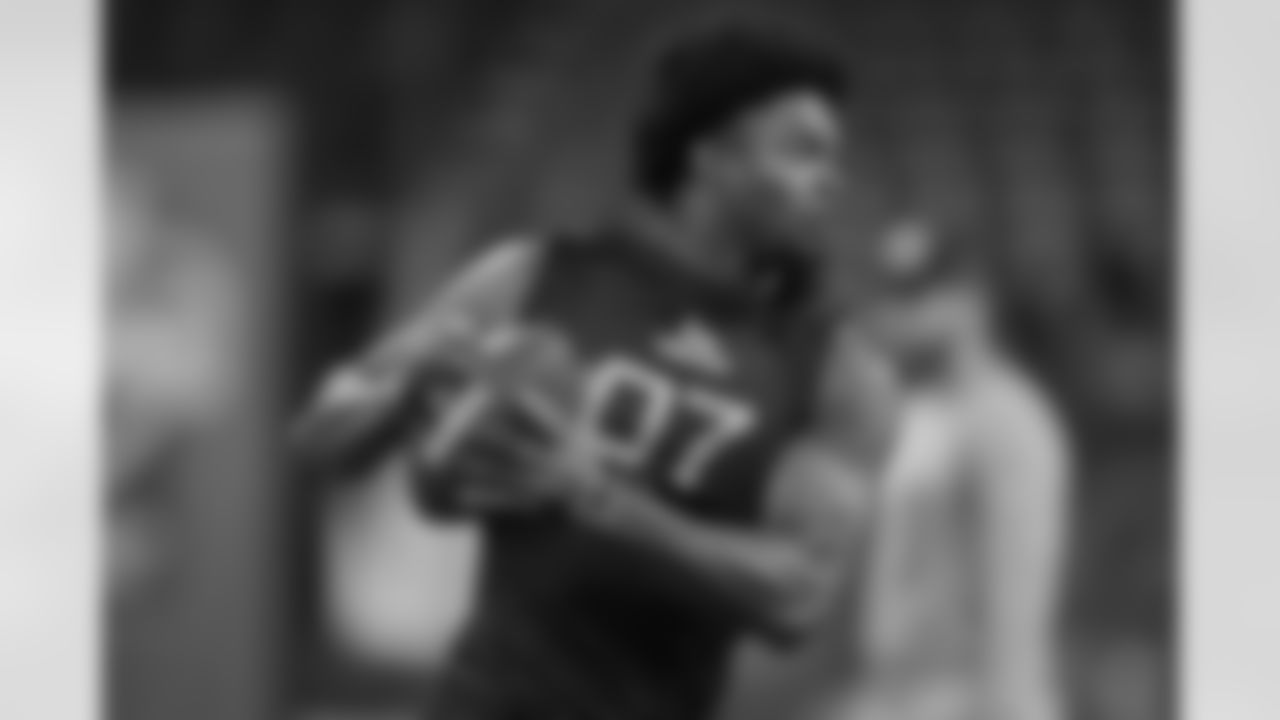 Bowling Green tight end Harold Fannin Jr. runs a drill at the NFL football scouting combine in Indianapolis, Friday, Feb. 28, 2025. (AP Photo/Michael Conroy)