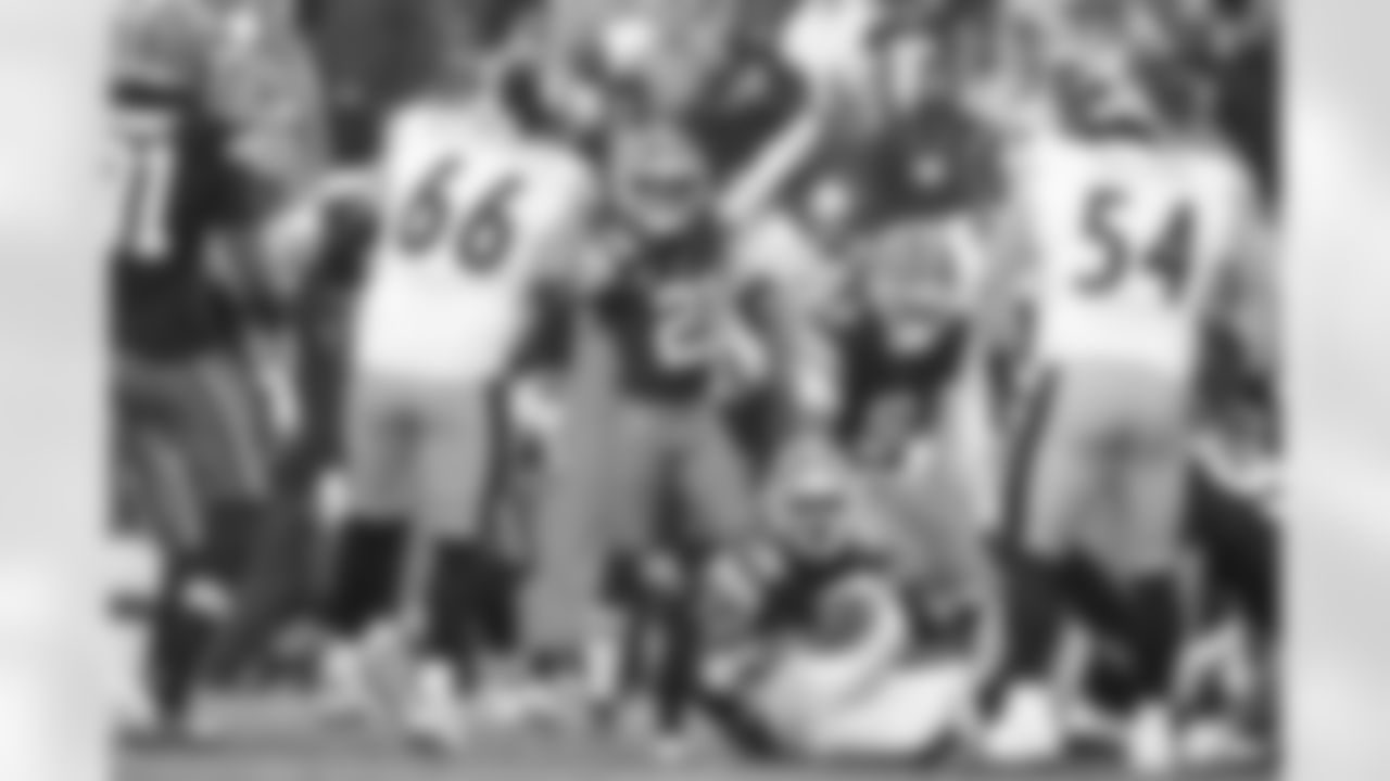 Cornerback Denzel Ward (21) during a NFL football game between the Pittsburgh Steelers and Cleveland Browns on December 28, 2025 at Huntington Bank Field.