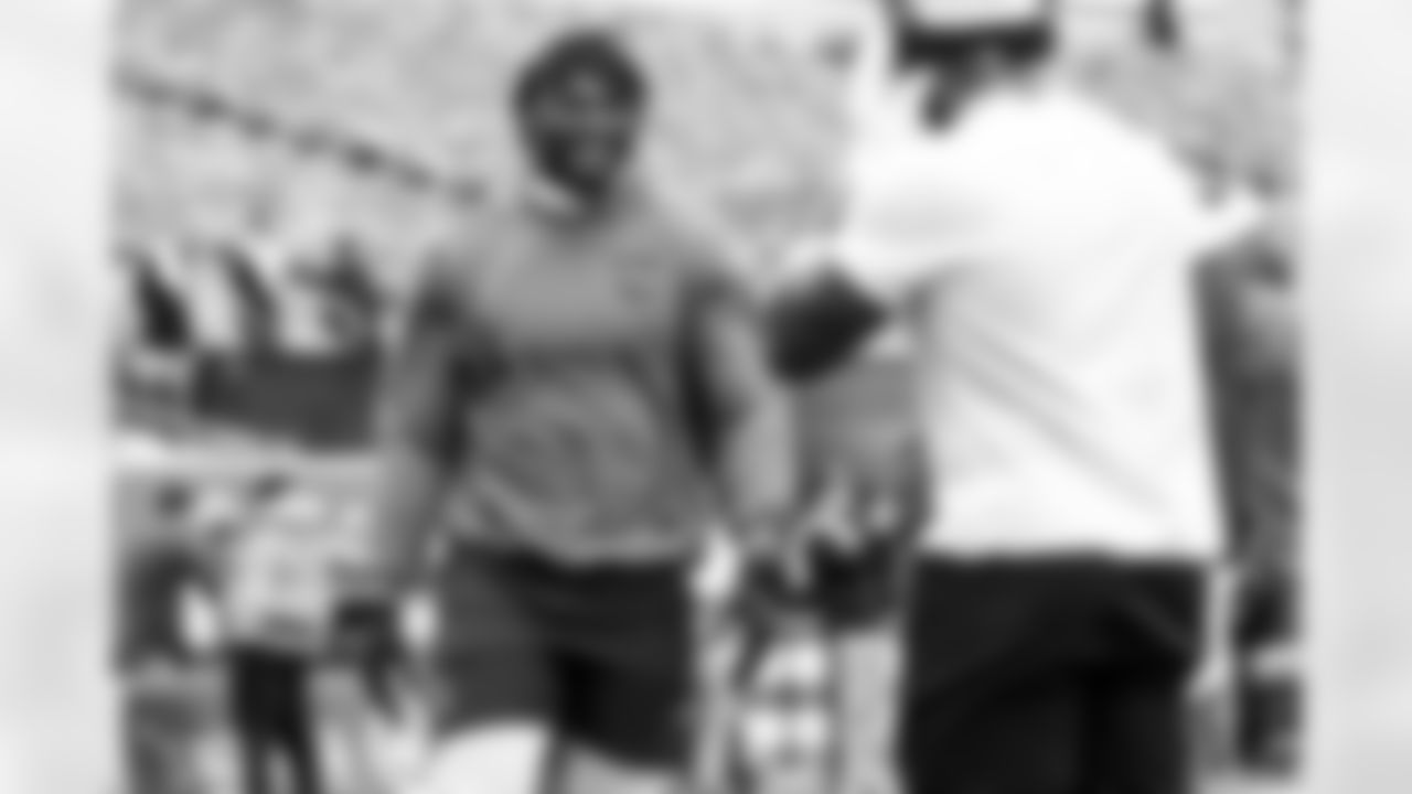 Tight end Harold Fannin Jr. (44) before a NFL football game between the Cleveland Browns and New York Jets on November 9, 2025 at MetLife Stadium. The Browns lost 20-27.